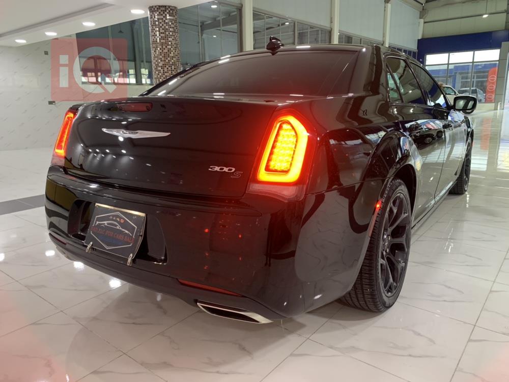 كرايسلر 300